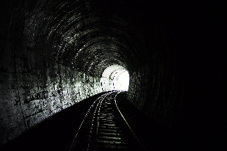 Licht am Ende des Tunnels sehen wollen